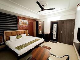 Stayvilla Royal