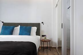 Glyfada Lux Olive Suites - Aura & Glow