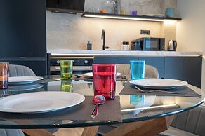 Glyfada Lux Olive Suites - Aura & Glow
