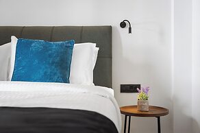 Glyfada Lux Olive Suites - Aura & Glow