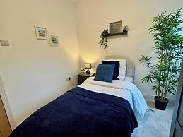 Central 4 bed Home in Ecclesall Near Peaks
