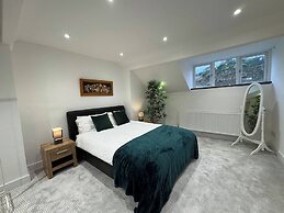 Central 4 bed Home in Ecclesall Near Peaks