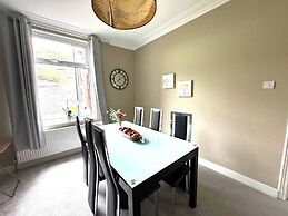 Central 4 bed Home in Ecclesall Near Peaks