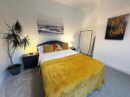 Central 4 bed Home in Ecclesall Near Peaks