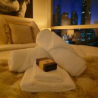 Deluxe 2BR apt Excellent Location Cityviews & Pool