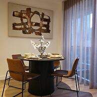 Deluxe 2BR apt Excellent Location Cityviews & Pool