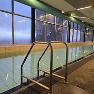 Deluxe 2BR apt Excellent Location Cityviews & Pool