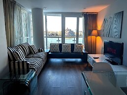 Central London Riverside Apartment