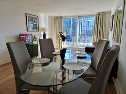 Central London Riverside Apartment