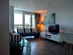 Central London Riverside Apartment