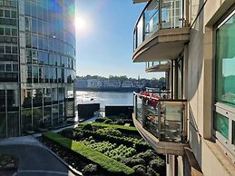 Central London Riverside Apartment