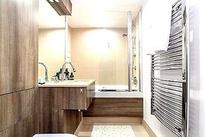 Central London Riverside Apartment