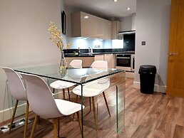 Central London Riverside Apartment