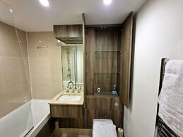 Central London Riverside Apartment