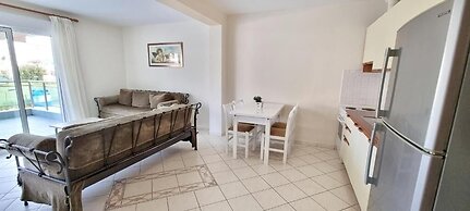 Bungalow White Apartment