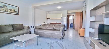 Bungalow White Apartment