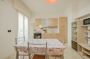 Poppy's Flat -10 min from Venice & Wi-Fi