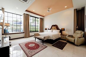 Villa Viola | 7 BR Brand New Fully Staffed Villa