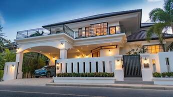 Villa Viola | 7 BR Brand New Fully Staffed Villa