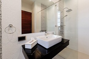 Villa Viola | 7 BR Brand New Fully Staffed Villa