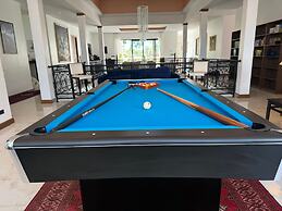 Villa Viola | 7 BR Brand New Fully Staffed Villa