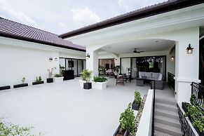 Villa Viola | 7 BR Brand New Fully Staffed Villa