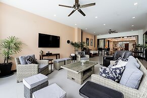Villa Viola | 7 BR Brand New Fully Staffed Villa