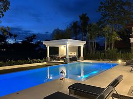 Villa Viola | 7 BR Brand New Fully Staffed Villa