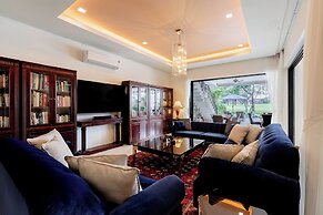 Villa Viola | 7 BR Brand New Fully Staffed Villa