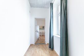 Modern 1BR Near U3 Station & Danube