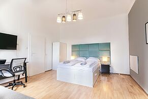 Modern 1BR Near U3 Station & Danube