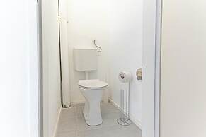 Modern 1BR Near U3 Station & Danube