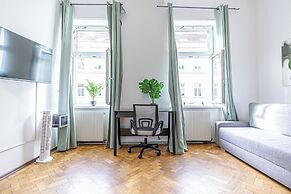 Bright Modern Apt Danube Canal Area