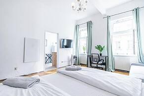 Bright Modern Apt Danube Canal Area