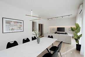 Luxury & Spacious Penthouse in Athens with Terrace 