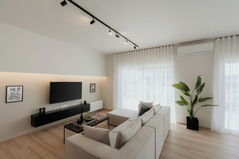 Luxury & Spacious Penthouse in Athens with Terrace 