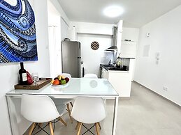 143 LCA - Stay Blue House