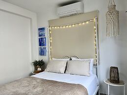 143 LCA - Stay Blue House