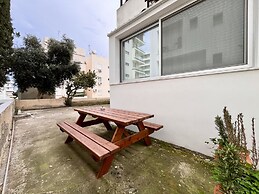 143 LCA - Stay Blue House