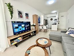 143 LCA - Stay Blue House