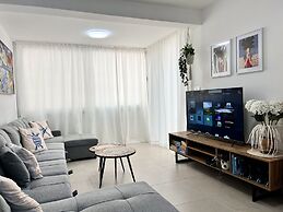 143 LCA - Stay Blue House