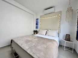 143 LCA - Stay Blue House