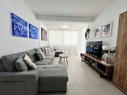143 LCA - Stay Blue House