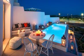 Villa - Sleeps 3 - Private Pool-parking