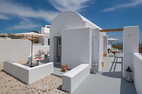 Villa - Sleeps 3 - Private Pool-parking