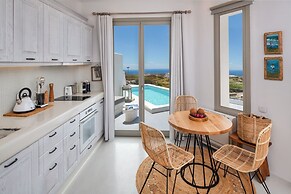 Villa - Sleeps 3 - Private Pool-parking