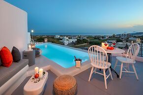 Villa - Sleeps 3 - Private Pool-parking