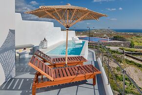 Villa - Sleeps 3 - Private Pool-parking
