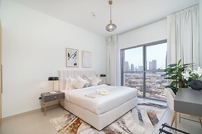 Vogue | Downtown near Dubai Mall | Burj Khalifa
