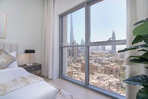 Vogue | Downtown near Dubai Mall | Burj Khalifa